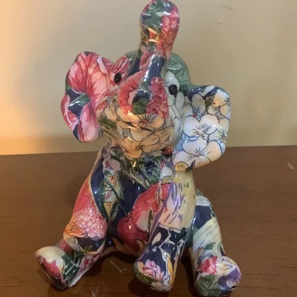 Floral sitting up elephant trunk up porcelain figurine - Picture 2 of 7